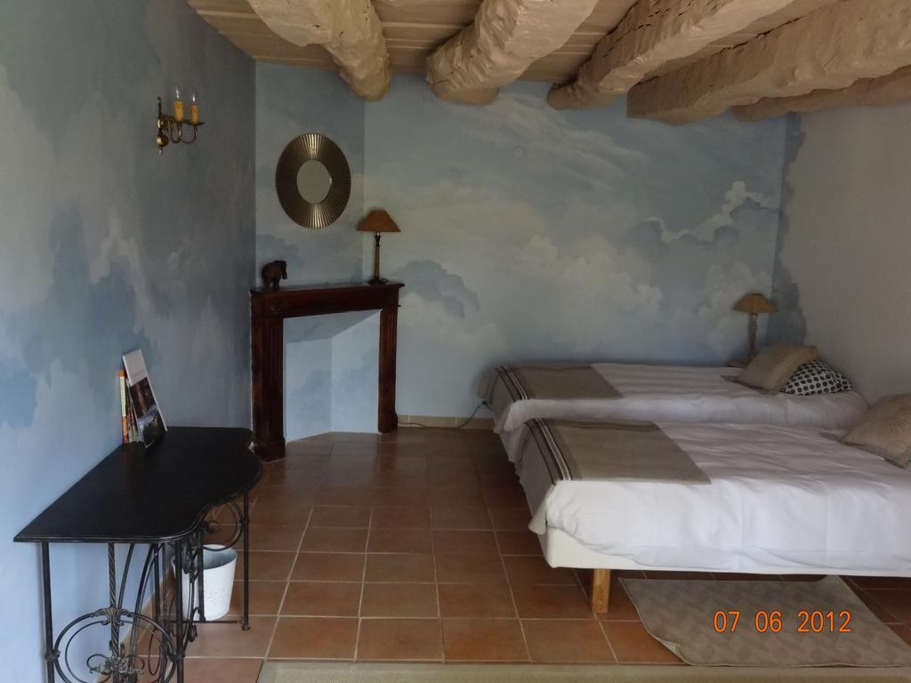Mas Del Lum Bed & Breakfast Boussac  Rom bilde